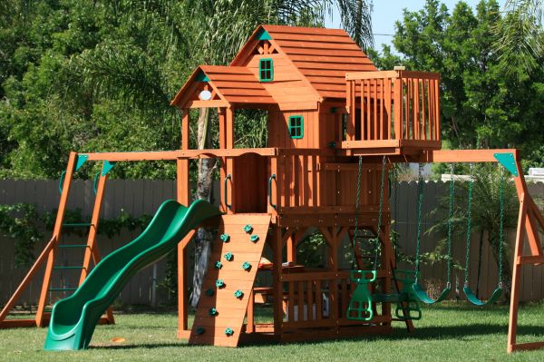 Playground Equipment Assembly